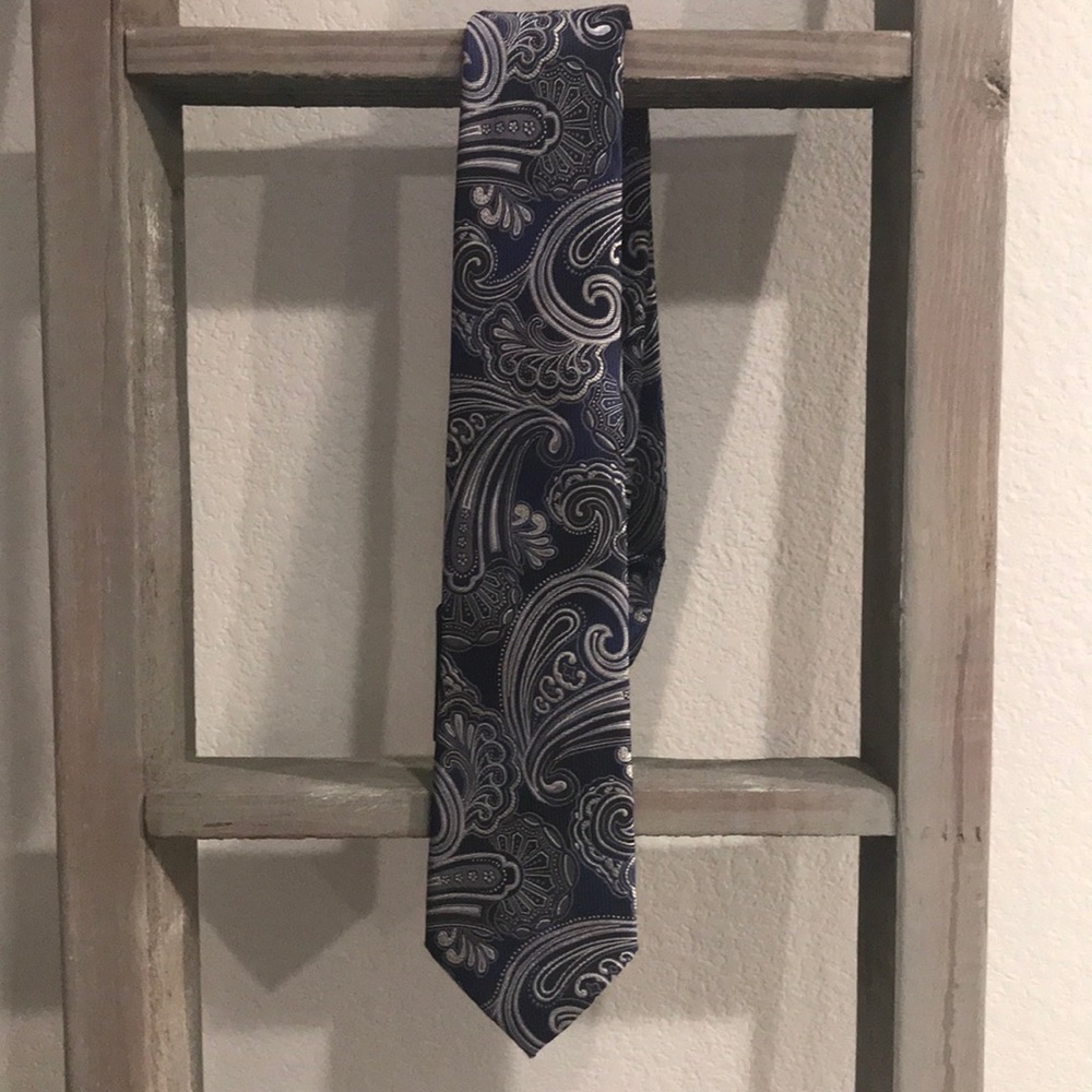NWT Hisdern Paisley Print Tie
